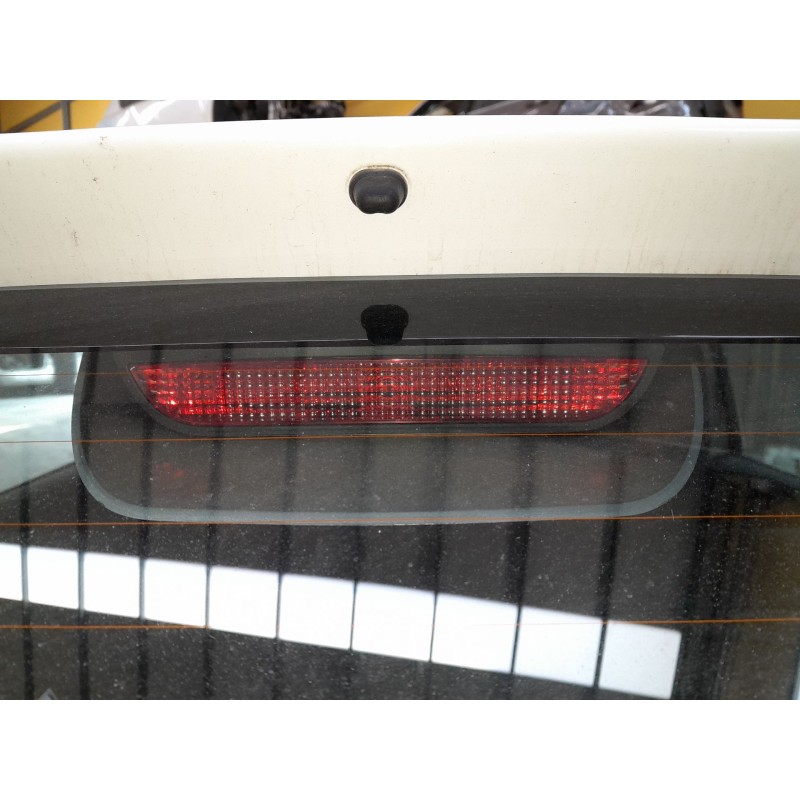 Recambio de luz central de freno para dacia sandero stepway referencia OEM IAM   