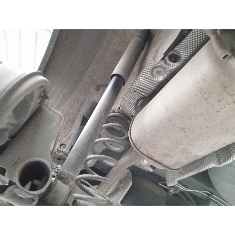 Recambio de amortiguador trasero izquierdo para dacia sandero stepway referencia OEM IAM   