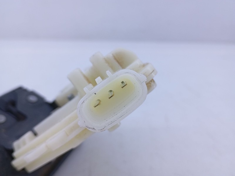 Recambio de cerradura maletero / porton para toyota auris active referencia OEM IAM   