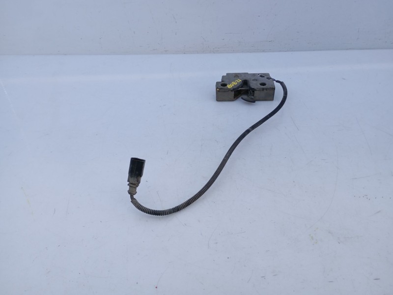 Recambio de cerradura maletero / porton para volkswagen caddy furgón/kombi monoespace referencia OEM IAM   