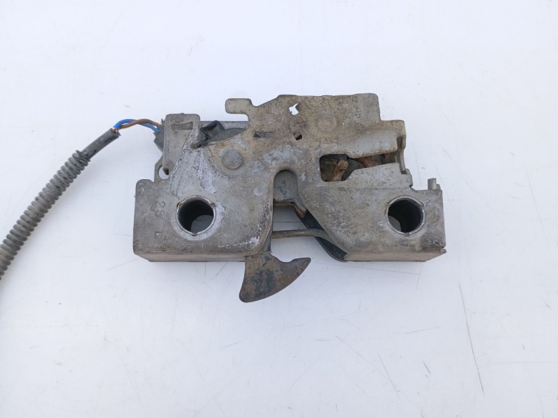 Recambio de cerradura maletero / porton para volkswagen caddy furgón/kombi monoespace referencia OEM IAM   