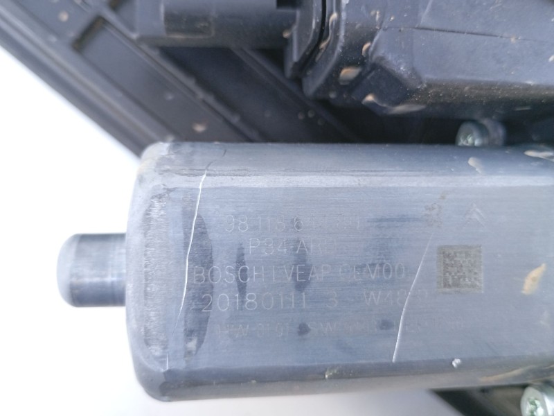 Recambio de elevalunas trasero derecho para peugeot 3008 gt line referencia OEM IAM 9611864480  
