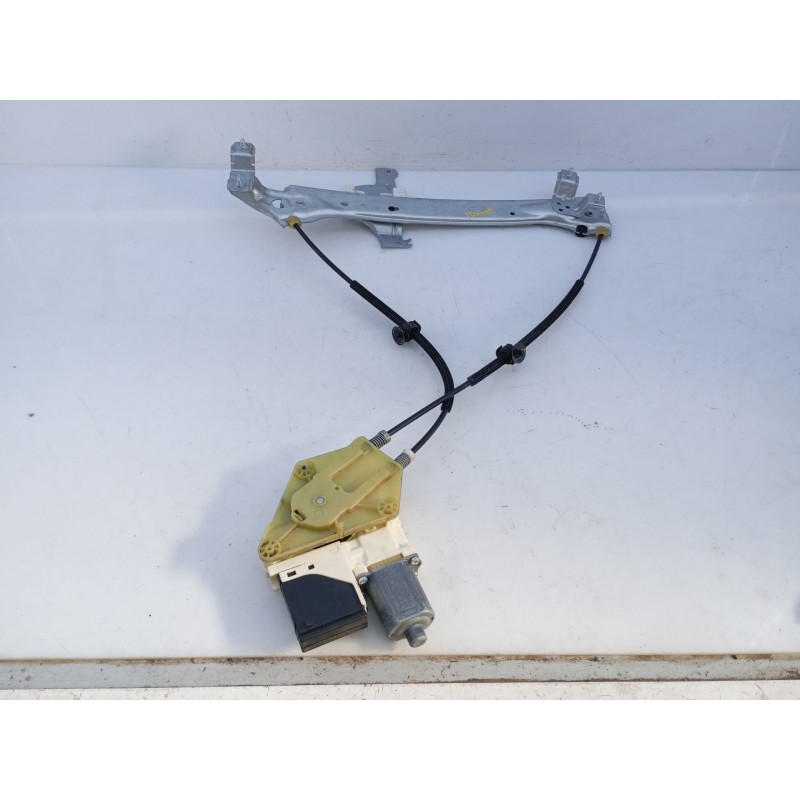 Recambio de elevalunas trasero derecho para renault megane iii sport tourer dynamique referencia OEM IAM 827306548R  