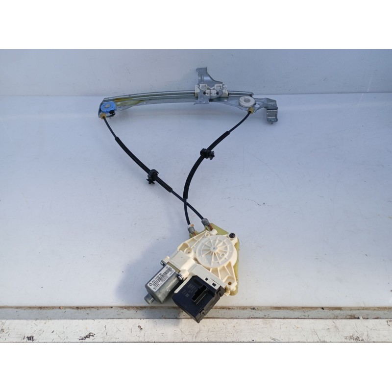 Recambio de elevalunas trasero derecho para renault megane iii sport tourer dynamique referencia OEM IAM 827306548R  