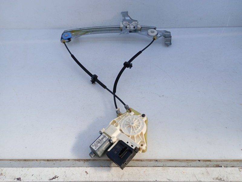 Recambio de elevalunas trasero derecho para renault megane iii sport tourer dynamique referencia OEM IAM 827306548R  