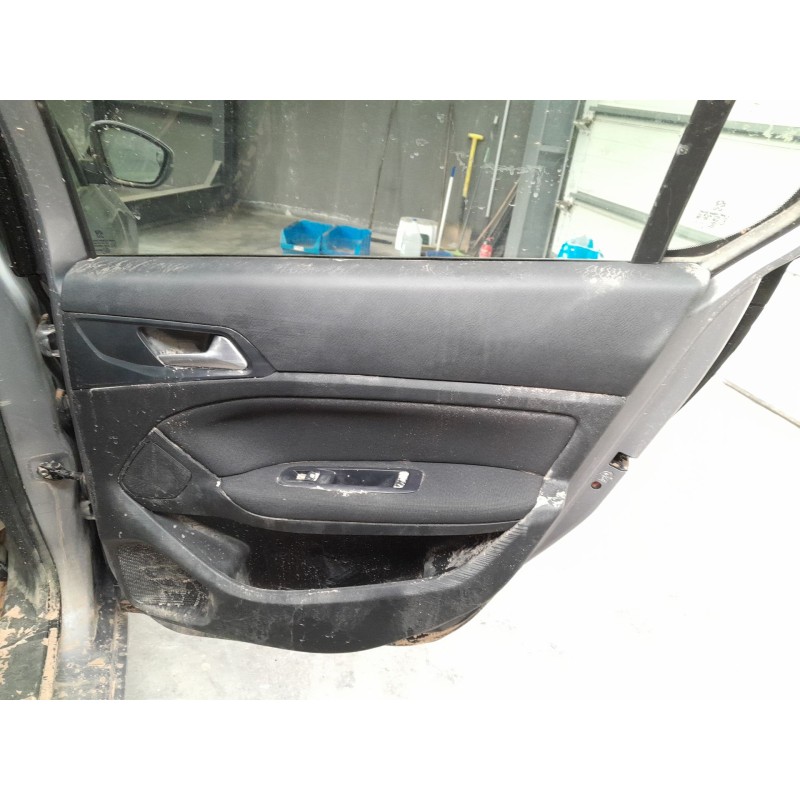 Recambio de guarnecido puerta trasera derecha para peugeot 308 active bluehdi 130 referencia OEM IAM   
