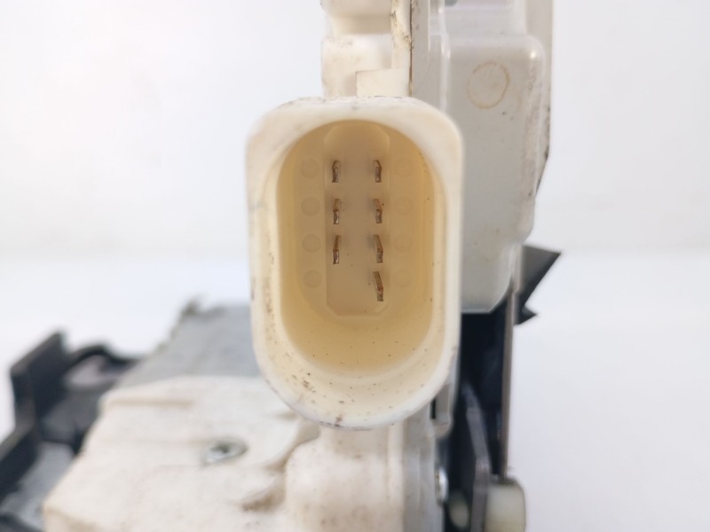 Recambio de cerradura puerta delantera derecha para audi a3 sportback (8p) 2.0 tdi ambiente (dpf) referencia OEM IAM 4F1837016  