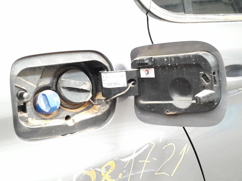 Recambio de tapa exterior combustible para peugeot 308 active bluehdi 130 referencia OEM IAM   