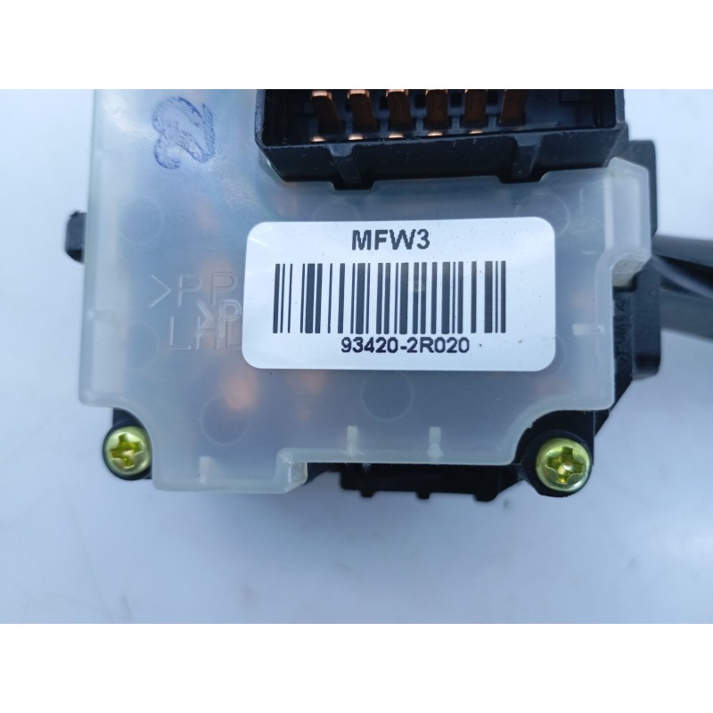 Recambio de mando limpia para hyundai i30 cw cw go referencia OEM IAM 934202R020  