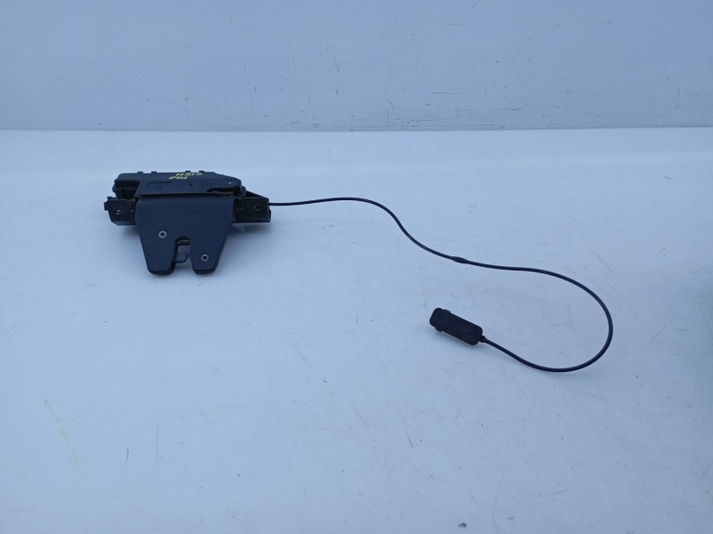 Recambio de cerradura maletero / porton para bmw serie 1 berlina (e81/e87) 118d referencia OEM IAM 8196401  