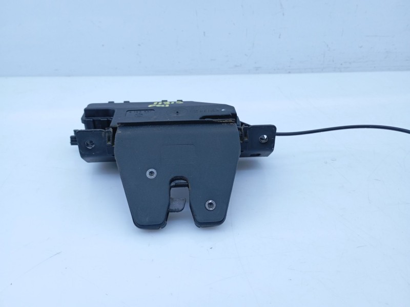 Recambio de cerradura maletero / porton para bmw serie 1 berlina (e81/e87) 118d referencia OEM IAM 8196401  