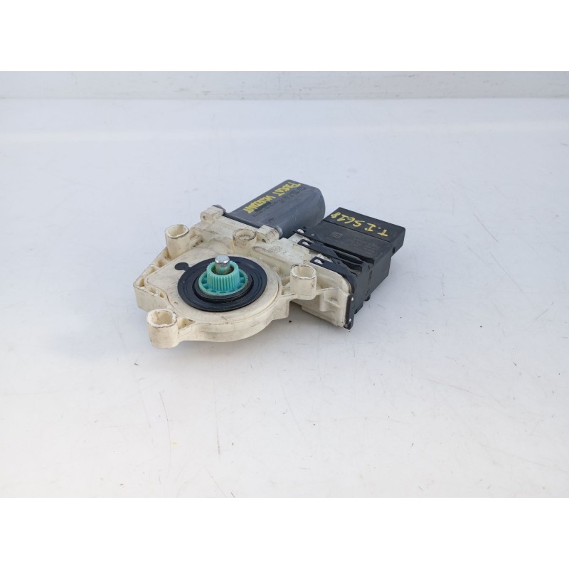 Recambio de motor elevalunas trasero izquierdo para volkswagen passat variant (3c5) advance referencia OEM IAM 981677112 1K09597