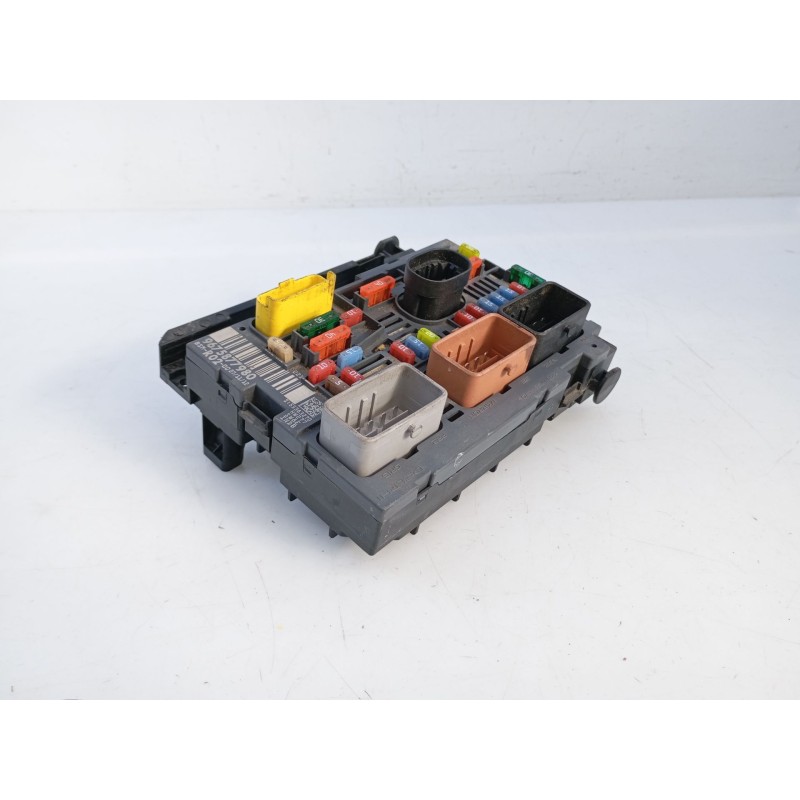 Recambio de caja reles / fusibles para peugeot 3008 active referencia OEM IAM 9675877980  