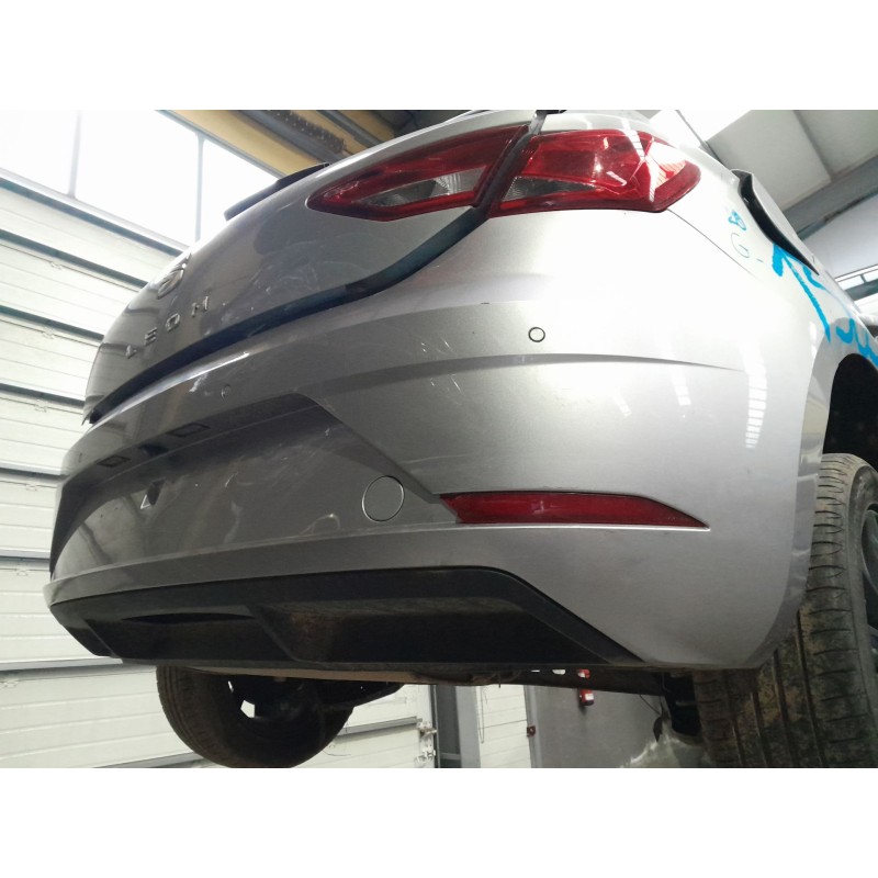 Recambio de paragolpes trasero para seat leon style 1200 tsi referencia OEM IAM   
