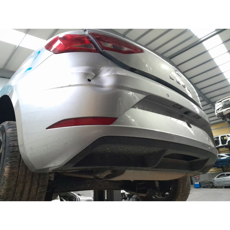 Recambio de paragolpes trasero para seat leon style 1200 tsi referencia OEM IAM   