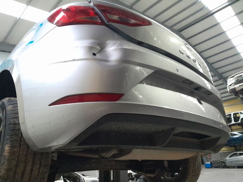 Recambio de paragolpes trasero para seat leon style 1200 tsi referencia OEM IAM   