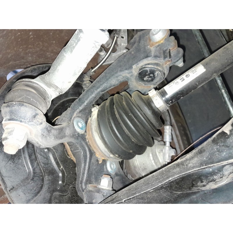 Recambio de mangueta delantera izquierda para seat leon style 1200 tsi referencia OEM IAM   