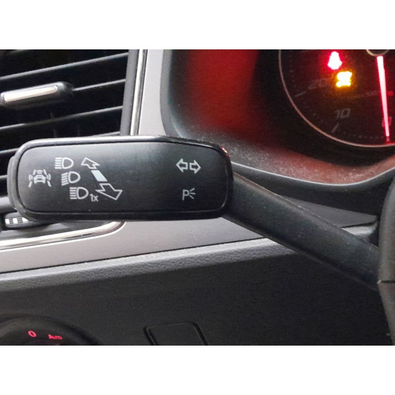 Recambio de mando intermitentes para seat leon style 1200 tsi referencia OEM IAM   
