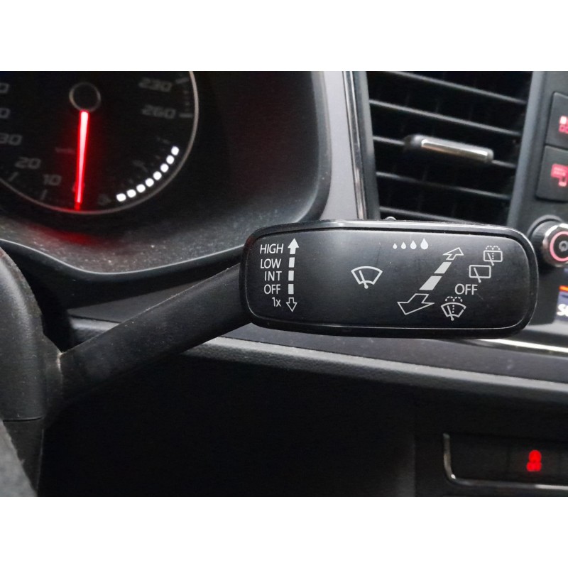 Recambio de mando limpia para seat leon style 1200 tsi referencia OEM IAM   