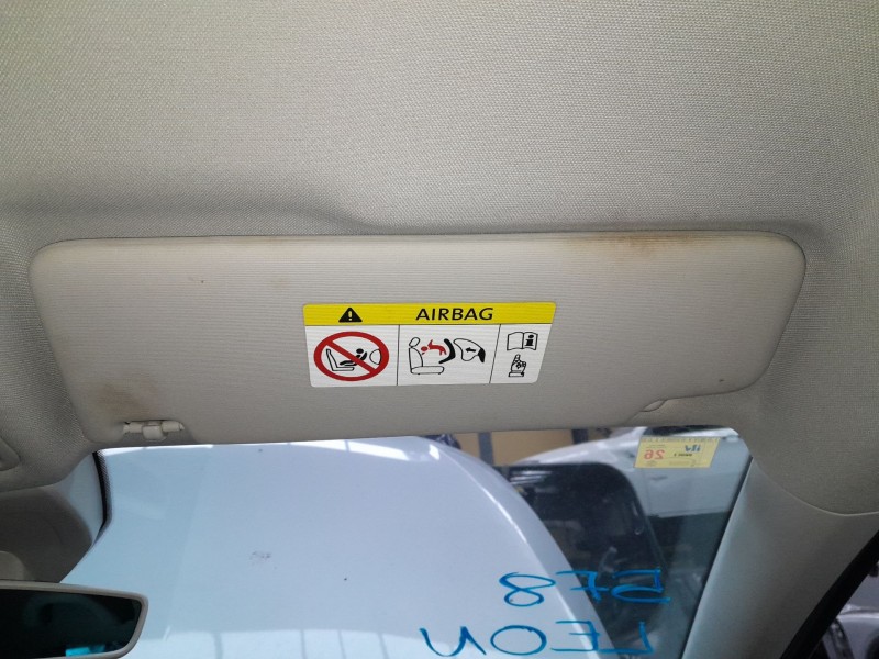 Recambio de parasol derecho para seat leon style 1200 tsi referencia OEM IAM   