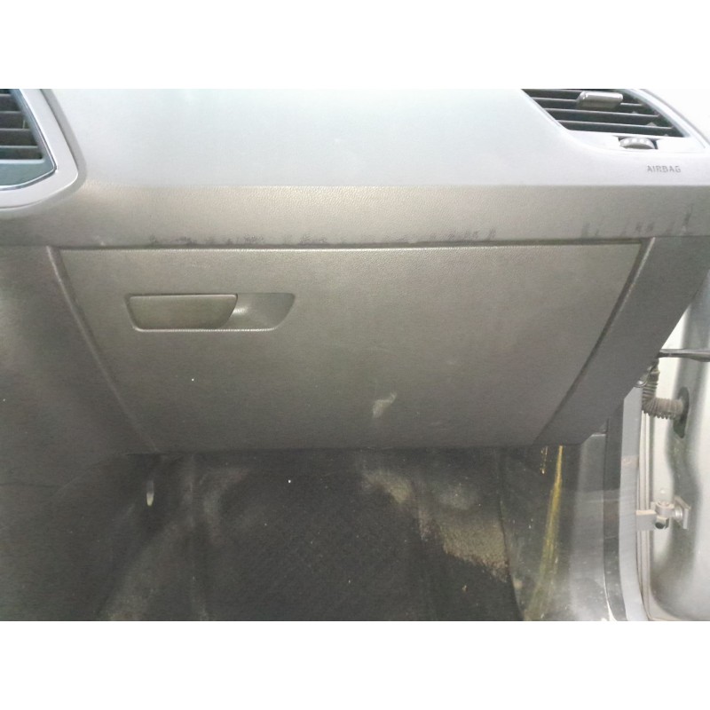 Recambio de guantera para seat leon style 1200 tsi referencia OEM IAM   