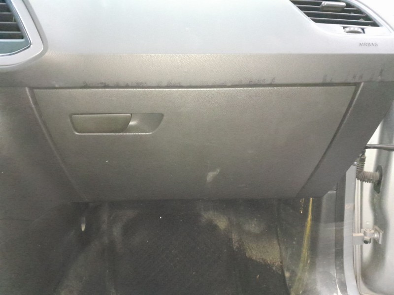 Recambio de guantera para seat leon style 1200 tsi referencia OEM IAM   