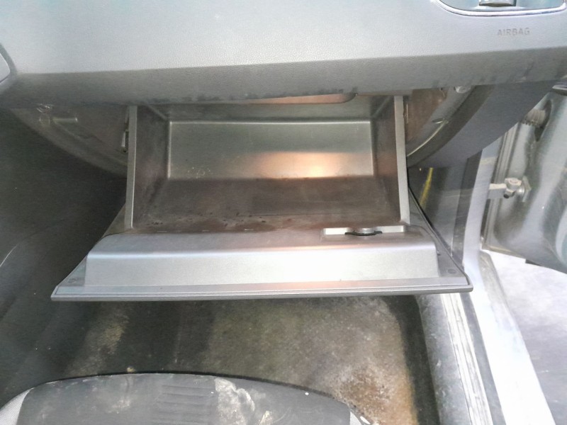 Recambio de guantera para seat leon style 1200 tsi referencia OEM IAM   
