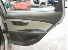 Recambio de guarnecido puerta trasera derecha para seat leon style 1200 tsi referencia OEM IAM   