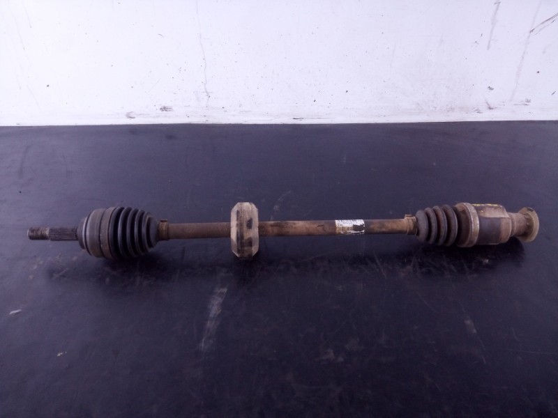 Recambio de transmision delantera derecha para dacia sandero laureate referencia OEM IAM 8201045819  