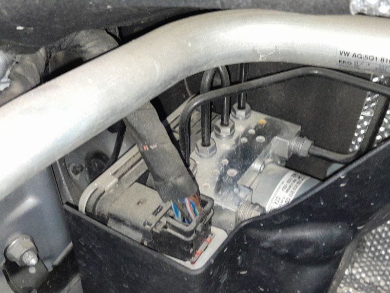 Recambio de abs para seat leon style 1200 tsi referencia OEM IAM 5Q0614517CQ  