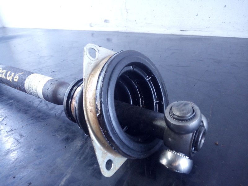 Recambio de transmision delantera izquierda para dacia sandero laureate referencia OEM IAM 8200985010  