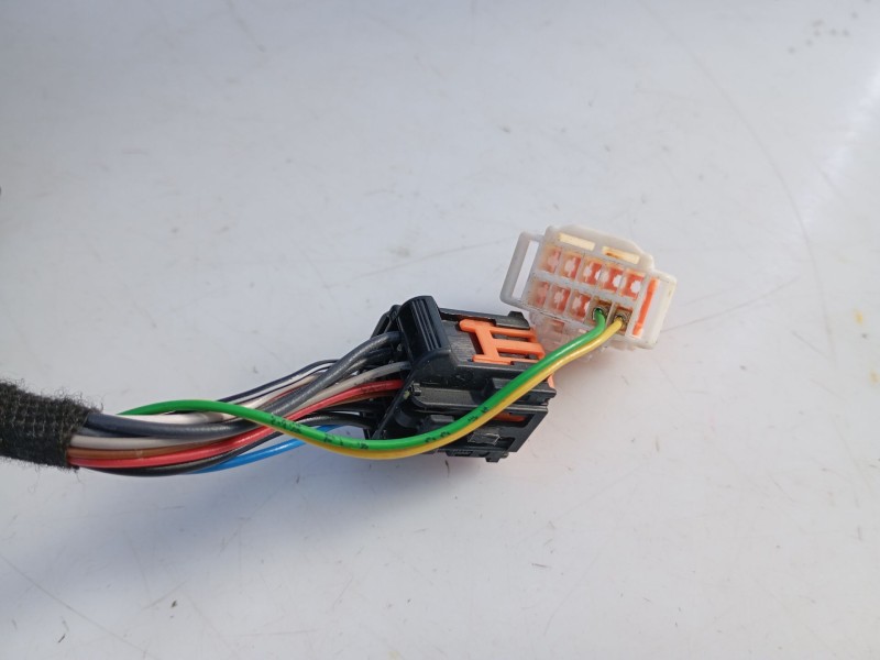 Recambio de retrovisor derecho electrico para peugeot 3008 gt line referencia OEM IAM   