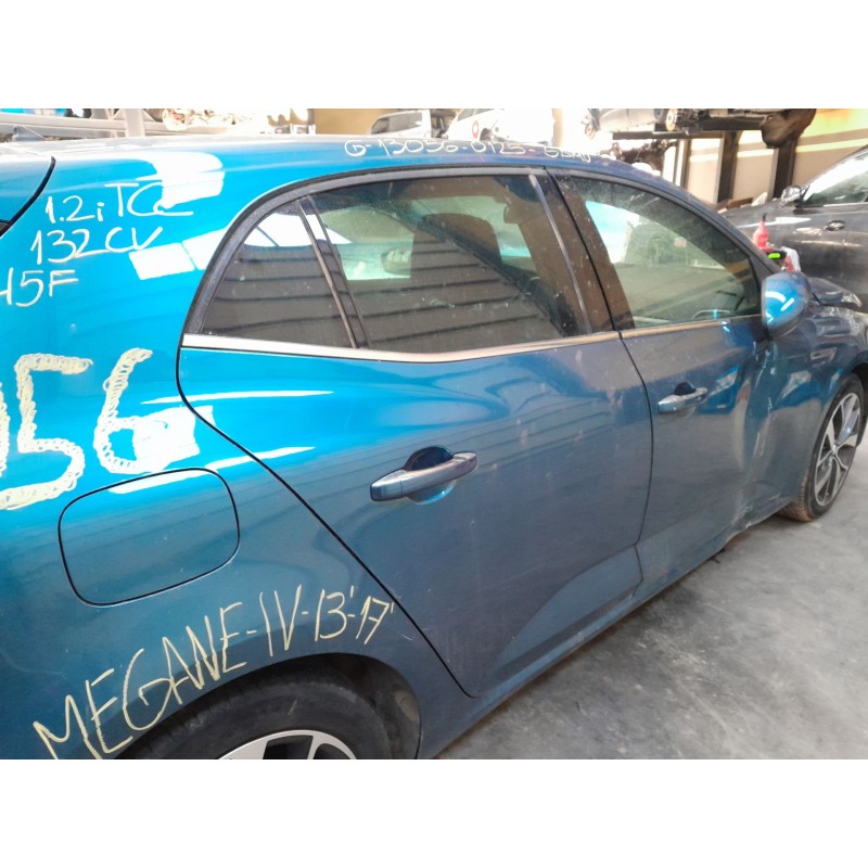 Recambio de puerta delantera derecha para renault megane iv berlina 5p 1.2 tce energy referencia OEM IAM   