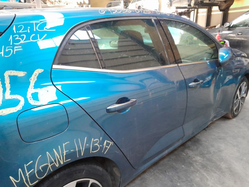 Recambio de puerta delantera derecha para renault megane iv berlina 5p 1.2 tce energy referencia OEM IAM   