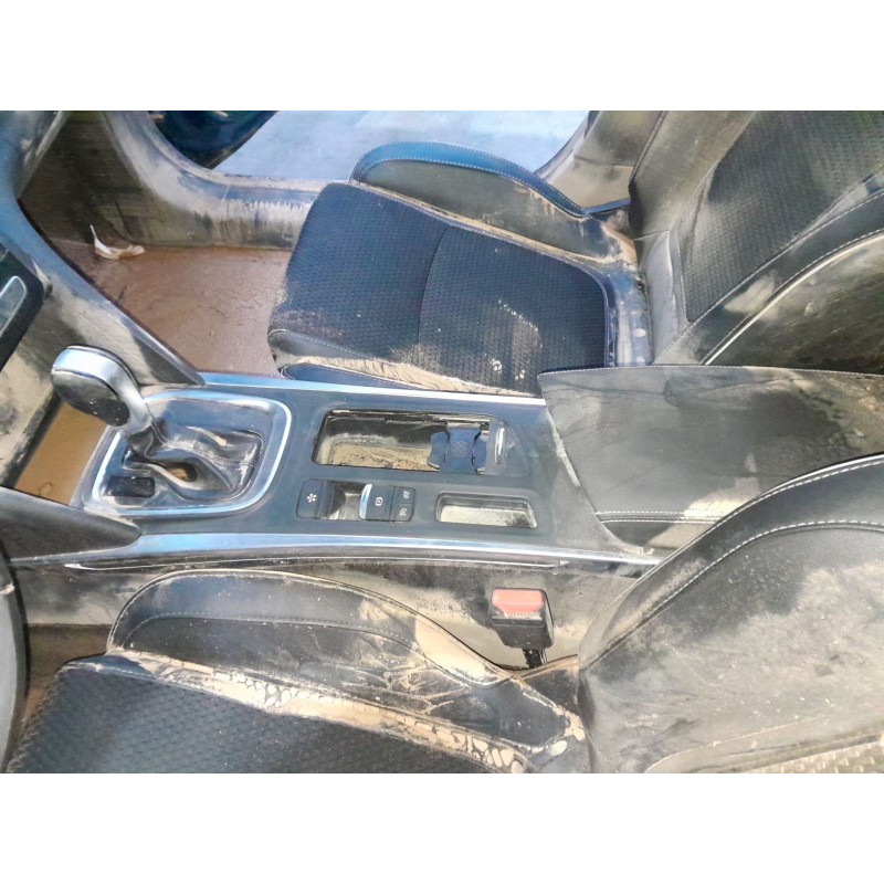 Recambio de consola central para renault megane iv berlina 5p 1.2 tce energy referencia OEM IAM   