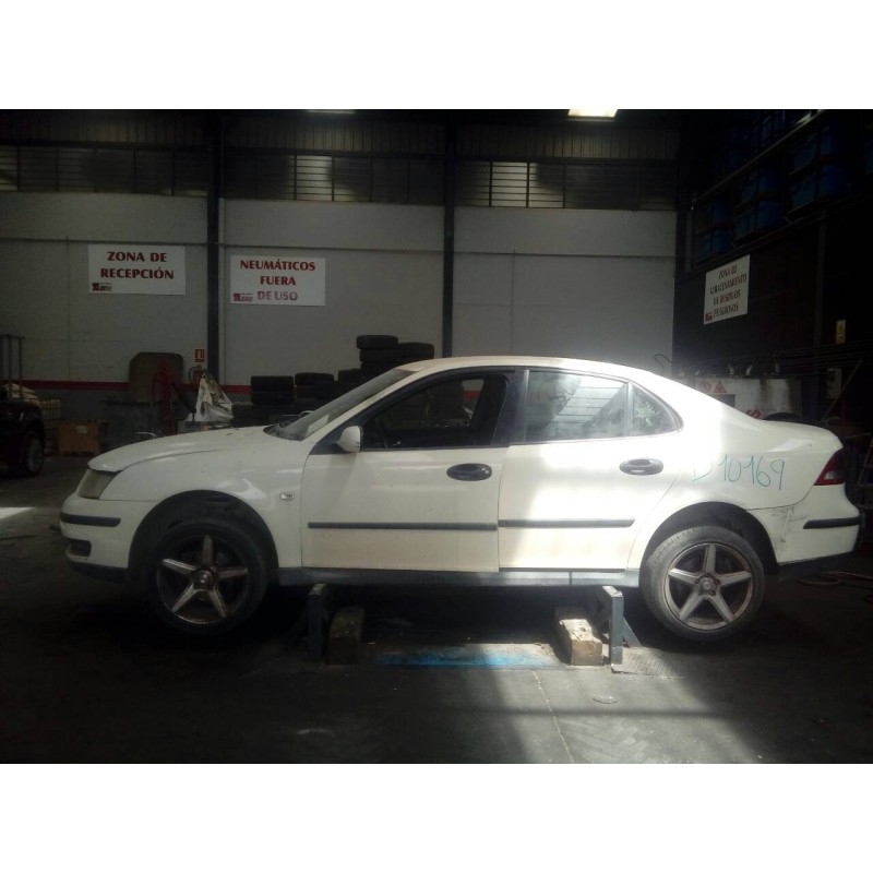 saab 9-3 berlina del año 2004