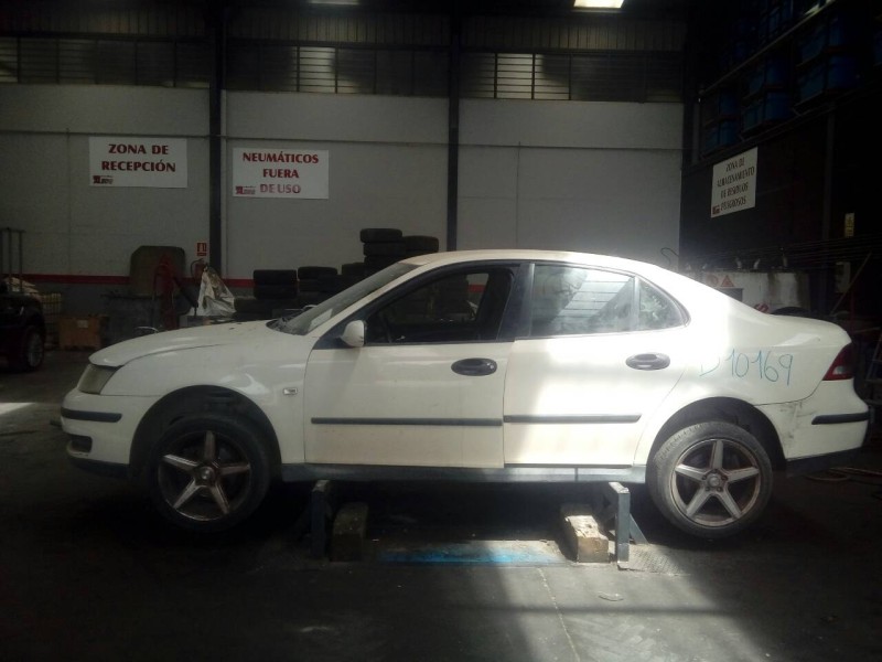 saab 9-3 berlina del año 2004