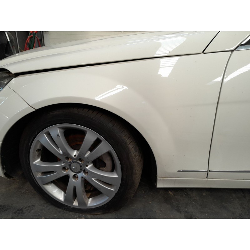 Recambio de aleta delantera izquierda para mercedes clase c (w204) berlina c 200 cdi (204.007) referencia OEM IAM   