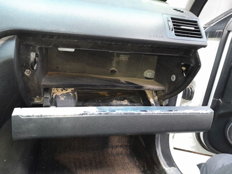 Recambio de guantera para mercedes clase c (w204) berlina c 200 cdi (204.007) referencia OEM IAM   