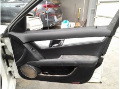 GUARNECIDO PUERTA DELANTERA DERECHA 