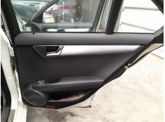 GUARNECIDO PUERTA TRASERA DERECHA 