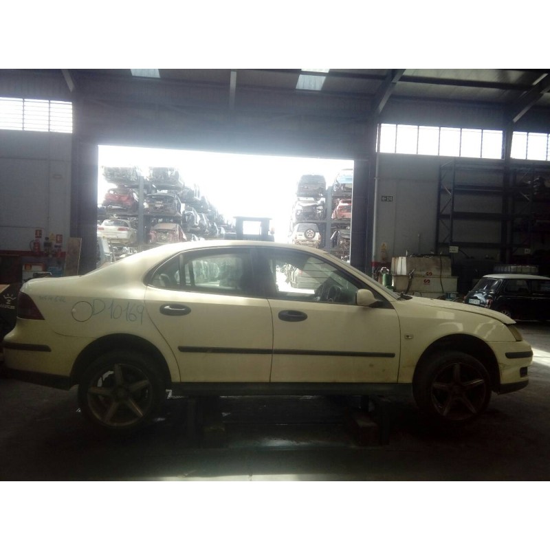 saab 9-3 berlina del año 2004