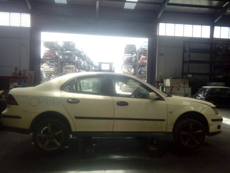 saab 9-3 berlina del año 2004