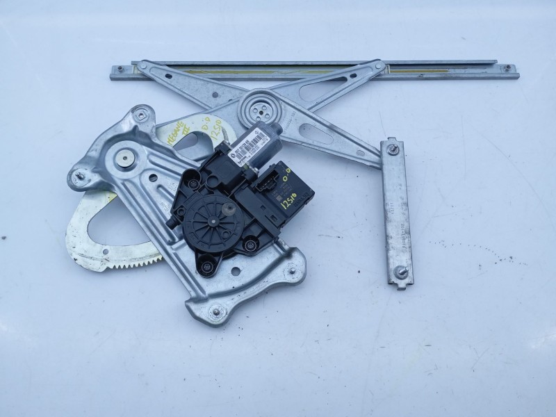 Recambio de elevalunas delantero derecho para renault megane iii sport tourer dynamique referencia OEM IAM 807301396R  