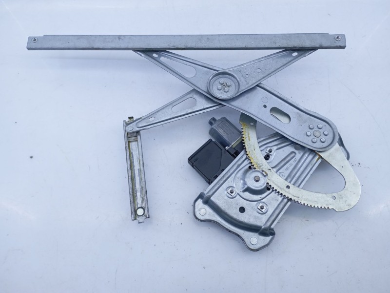 Recambio de elevalunas delantero derecho para renault megane iii sport tourer dynamique referencia OEM IAM 807301396R  