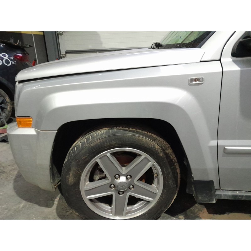 Recambio de aleta delantera izquierda para jeep patriot patriot mk74 crd 4x4 referencia OEM IAM   