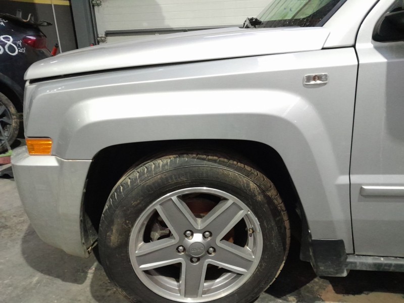 Recambio de aleta delantera izquierda para jeep patriot patriot mk74 crd 4x4 referencia OEM IAM   