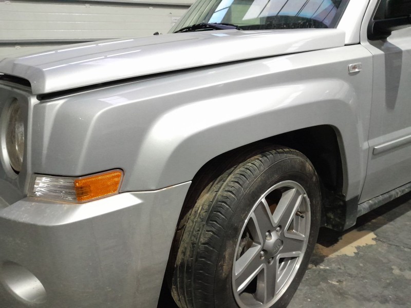 Recambio de aleta delantera izquierda para jeep patriot patriot mk74 crd 4x4 referencia OEM IAM   