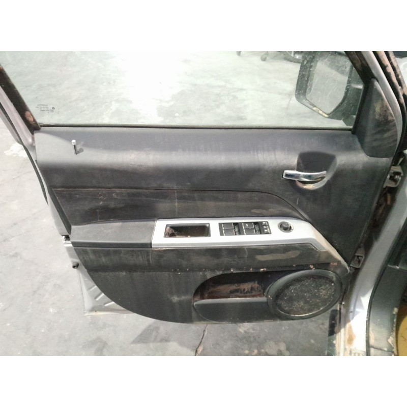 Recambio de guarnecido puerta delantera izquierda para jeep patriot patriot mk74 crd 4x4 referencia OEM IAM   