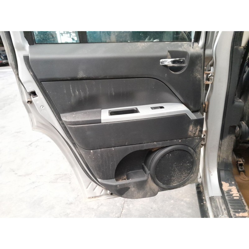 Recambio de guarnecido puerta trasera izquierda para jeep patriot patriot mk74 crd 4x4 referencia OEM IAM   